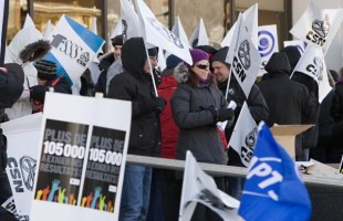 Manifestation intersyndicale pour appuyer le blitz de négociation