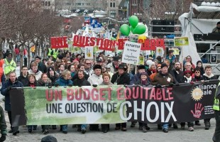 Plus de 50 000 personnes à Montréal réclament un budget équitable pour tous et toutes