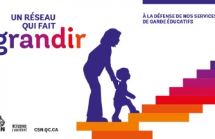 25 000 cartes postales remises au premier ministre Philippe Couillard