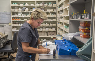Pour la reconnaissance des assistant-es techniques en pharmacie et assistant-es techniques seniors en pharmacie