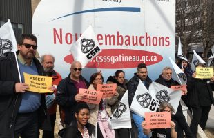 Les membres du Syndicat CSN du CISSS de l’Outaouais en action au CHSLD La Piéta