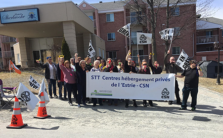 Les employé-es du Manoir Sherbrooke entament une grève générale illimitée