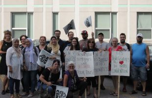 Notre détermination fait floper le spectacle du ministre Barrette à Laval