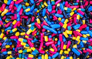 En temps de pandémie, une assurance médicaments publique et universelle pour le Québec et le Canada devient urgente