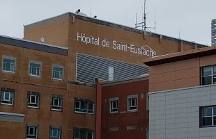 Le personnel du CISSS des Laurentides manifeste pour des vacances bien méritées