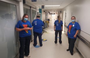 Sit-in de professionnel-les en soins pour dénoncer les conditions de la néonatalogie au CHU Sainte-Justine