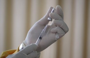 Vaccination obligatoire : un débat qui est en train de déraper, faute de données et de volonté de travailler ensemble
