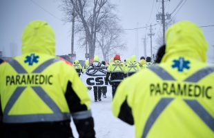 Des cadres d&rsquo;Urgences-Santé sur la route pour remplacer des paramédics en grève