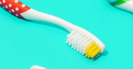 Brossage de dents en CPE et en milieu familial: un programme contre-productif selon la FSSS-CSN