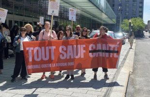 Christian Dubé: un comité d’accueil pour lui rappeler que sa réforme est tout, sauf santé!