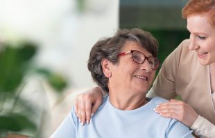 La politique nationale en soutien à domicile doit pouvoir permettre le plein exercice du rôle d’ASSS