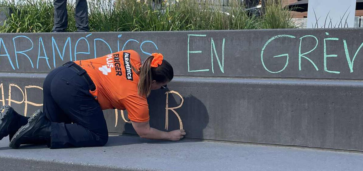 Les paramédics demandent la médiation