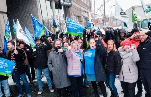 Manifestation des salarié-es des RPA devant le siège social de Corev